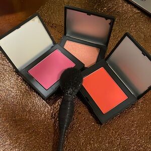 3 NARS blushes and a brush